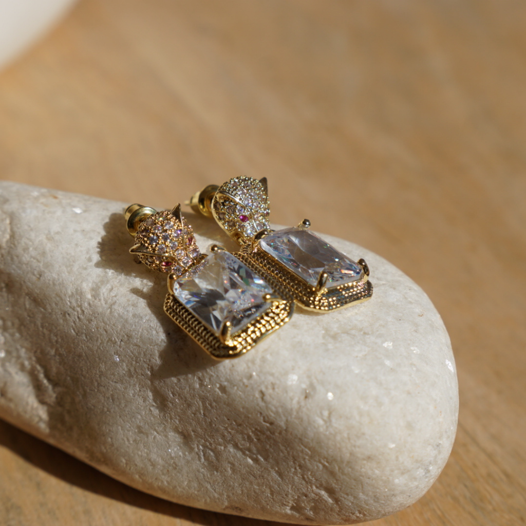 Jaguar del Sol - drop stone earring