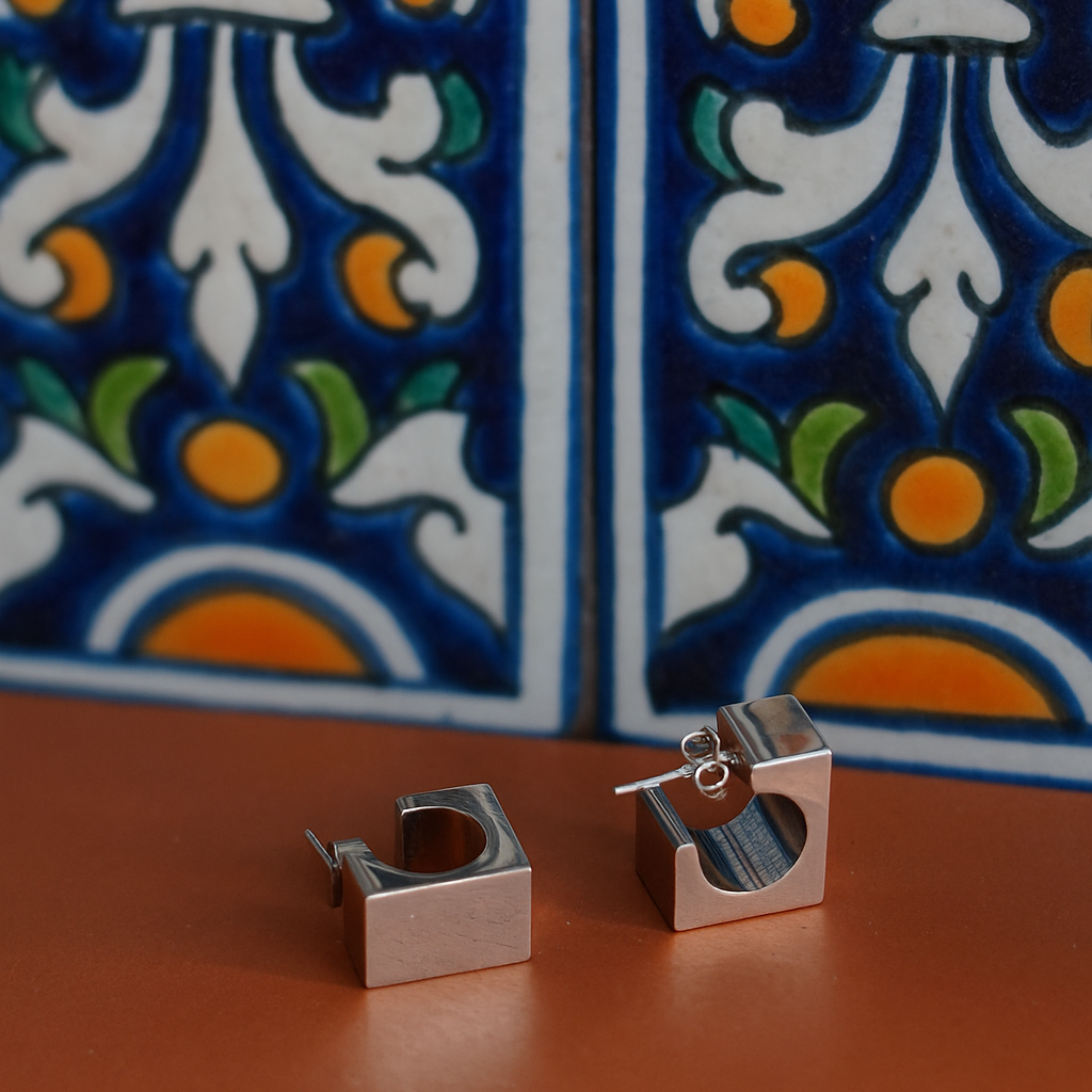 Vierkante minimalistische oorbellen zilver
