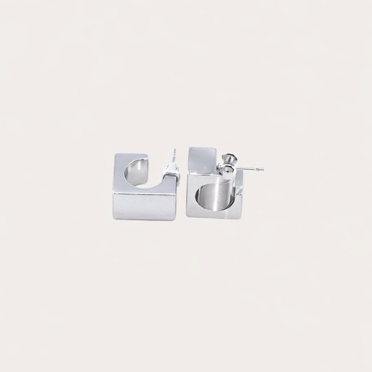 Vierkante minimalistische oorbellen zilver