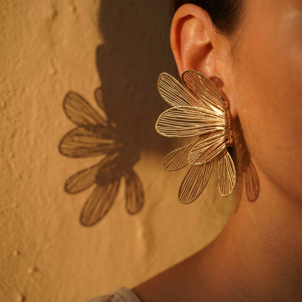 Alas Doradas – large gold wing statement earrings – detail 3 – Wear Celestials
