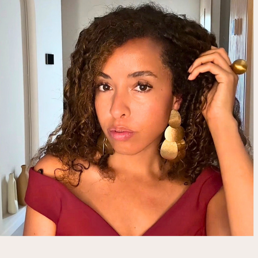 Alora – long golden earrings with matte hammered circles – detail 6 – Wear Celestials