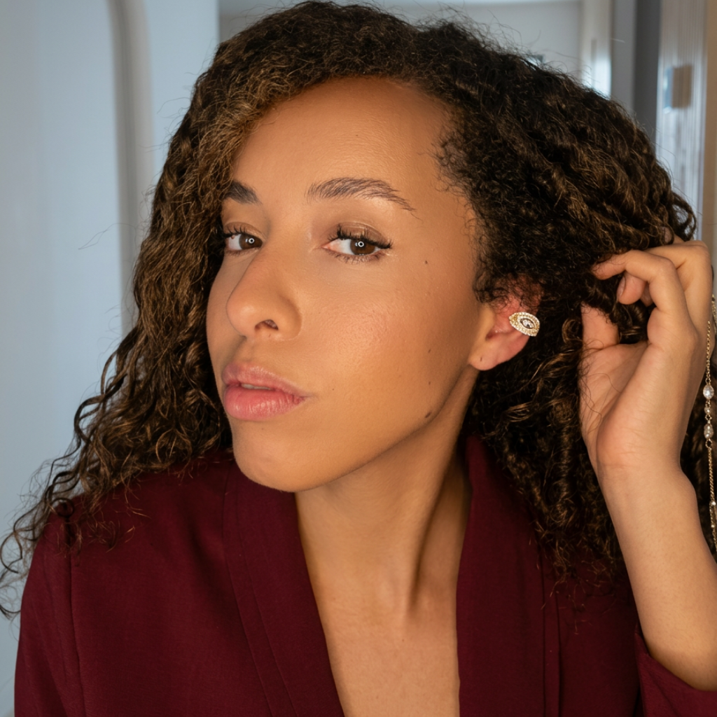 Avelia – oval crystal ear cuff – detail 5 – Wear Celestials