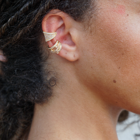 Cuff Combo – duo d'ear cuffs Triana et Destello en cristaux – détail 2 – Wear Celestials