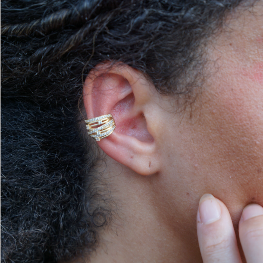 Destello – layered ear cuff with small crystals, gold and silver – detail 3 – Wear Celestials