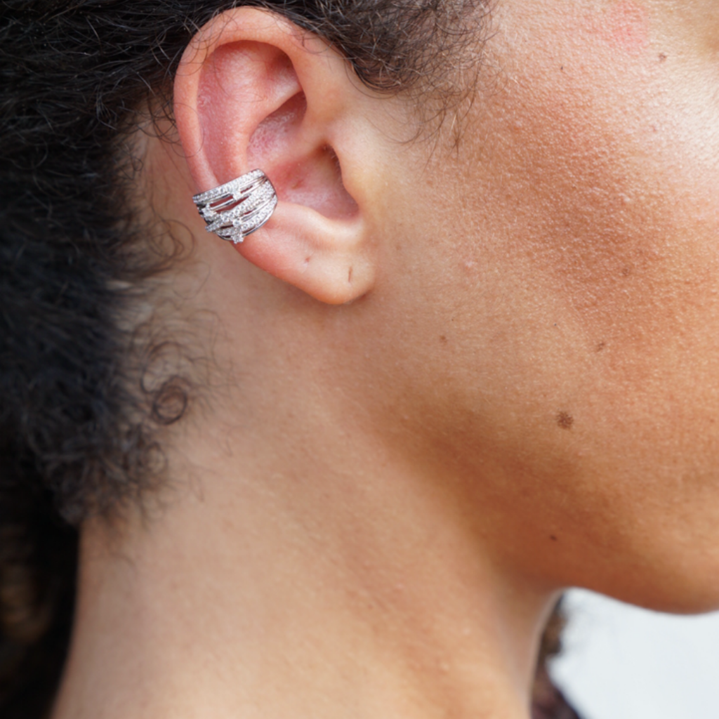 Destello – layered ear cuff with small crystals, gold and silver – detail 7 – Wear Celestials