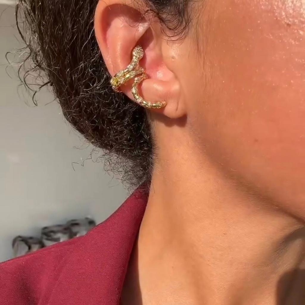 El Susurrador – crystal snake ear cuff – detail 2 – Wear Celestials