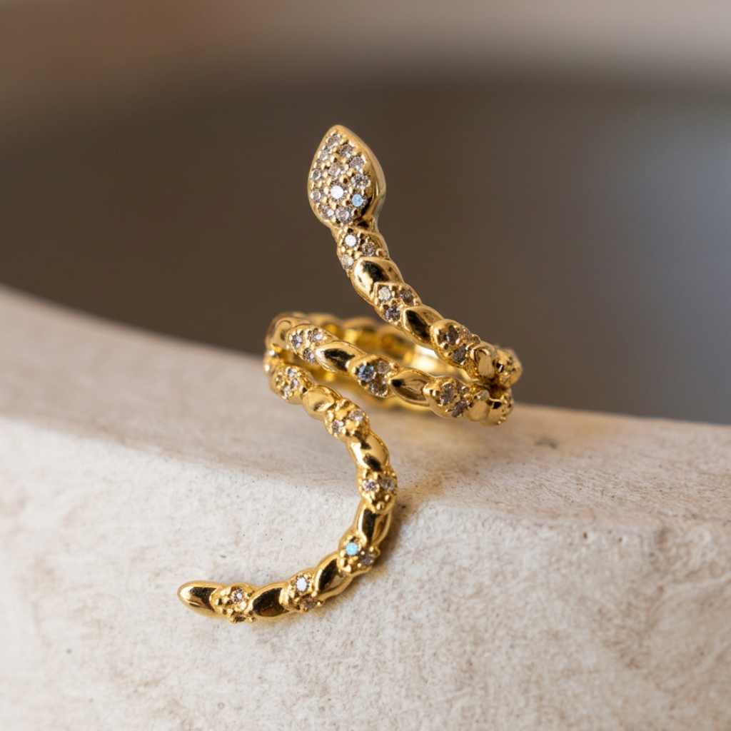 El Susurrador – crystal snake ear cuff – detail 3 – Wear Celestials