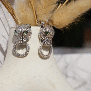 Zilveren panter oorknoppen