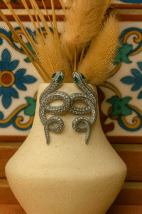 Zilveren oorbellen. Slangoorbellen