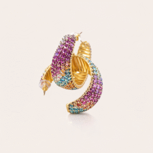 Kleurrijke oorringen, steentjes