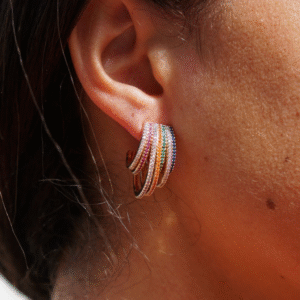 Meerkleurige oorknoppen steentjes