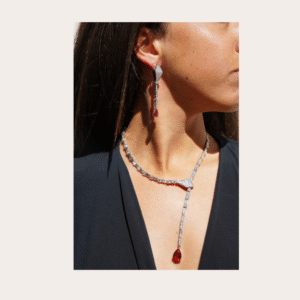 Zilveren sieraden set, ketting en oorbellen, rode steen