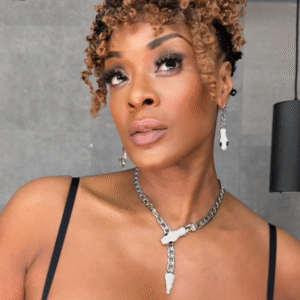 Zilveren slangen ketting en oorbellen