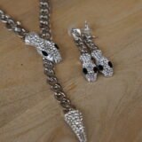Zilveren slangenset kristal, oorbellen en ketting