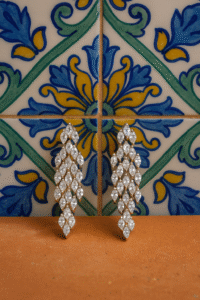 Lange zilveren gala oorbellen, steentjes