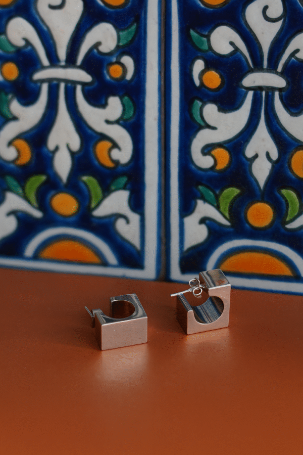 Kleine zilveren vierkante oorbellen