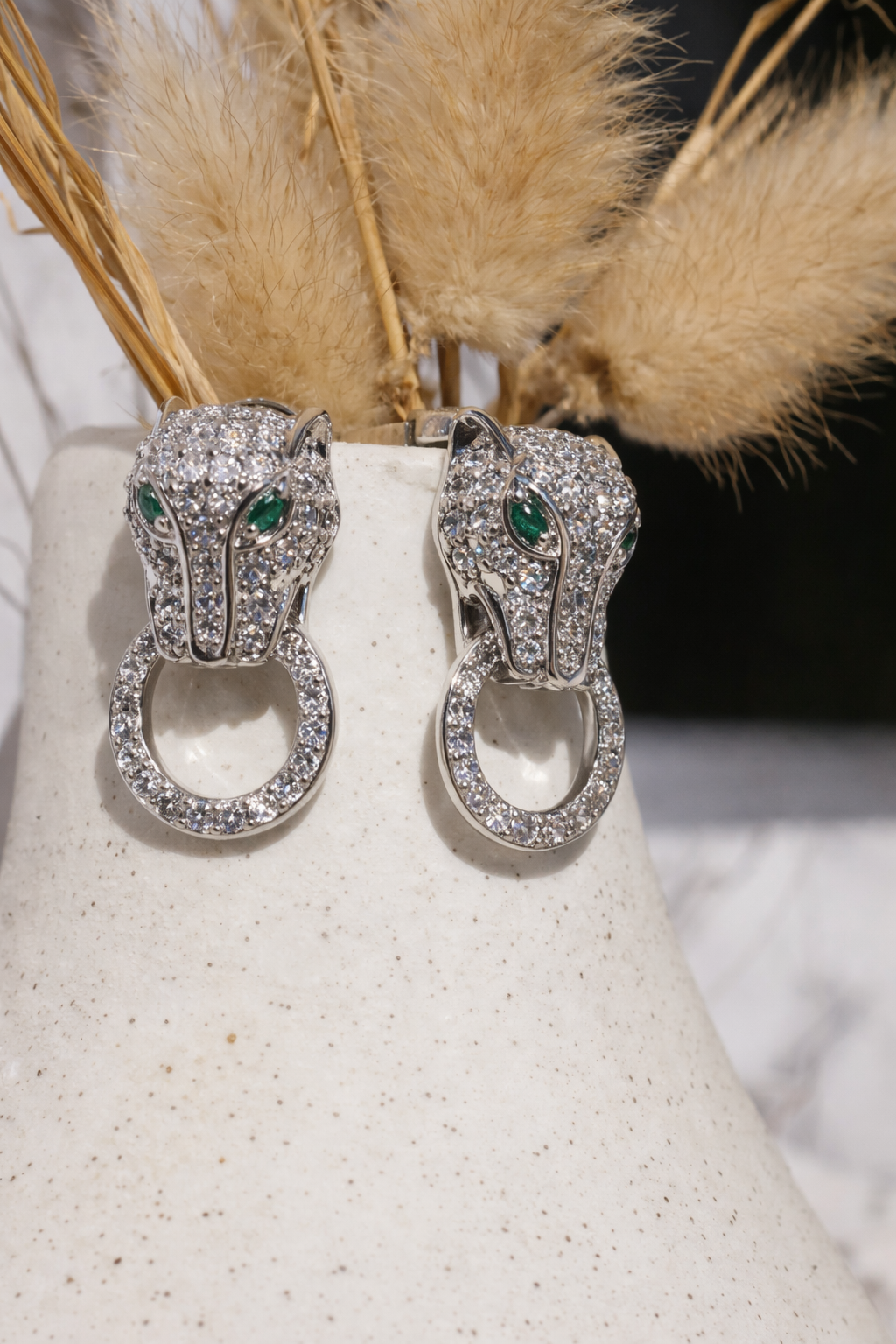 Zilveren panteroorbellen