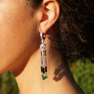 Lange zilveren panter oorbellen, steentjes