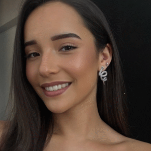 Miss teenager netherlands wear celestials oorbellen slang