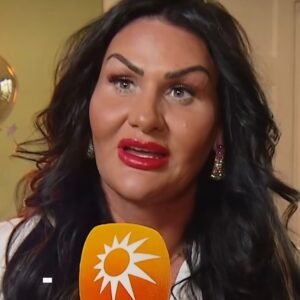 Louissa Janssen met Wear Celestials oorbellen